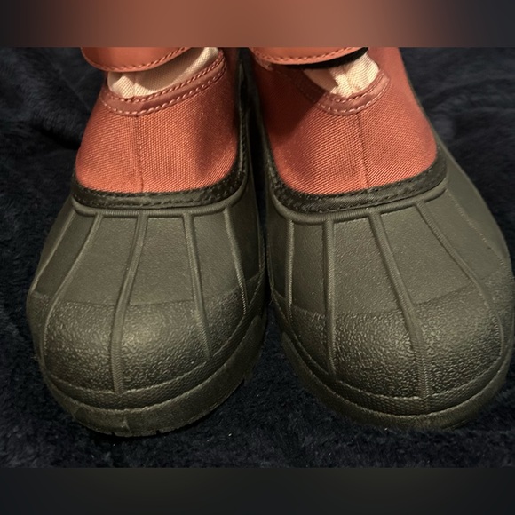 NWT COLUMBIA Powerbug Plus II Kids Boots Youth Sz 5  Dusty Pink/Beetroot - Picture 6 of 7